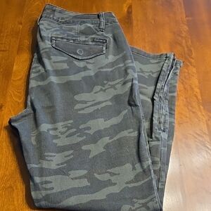 Sanctuary camouflage ankle pant from Evereve